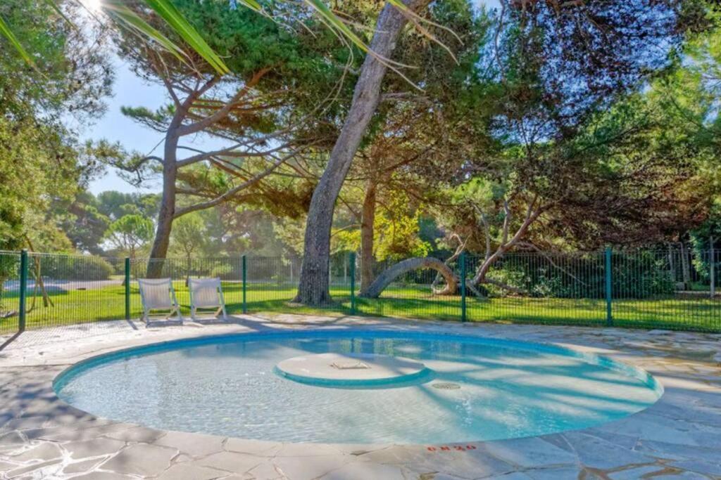 Appartement En Residence Privee, Face A La Mer Avec Acces Direct Plage Єр Екстер'єр фото